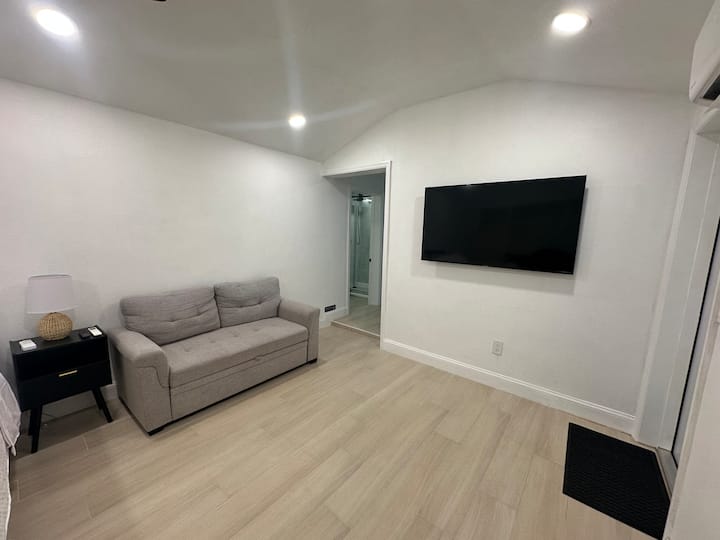 Newstudio+walk Tostadium+kitchen - Tampa