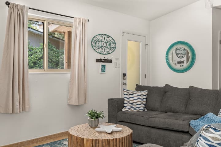 Coastal Comfort~3br~pool~sleeps 9~pensacola Beach - Pensacola Beach, FL