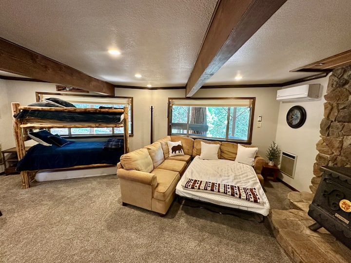 
Mostrando el sofá cama de tamaño completo de la sección 