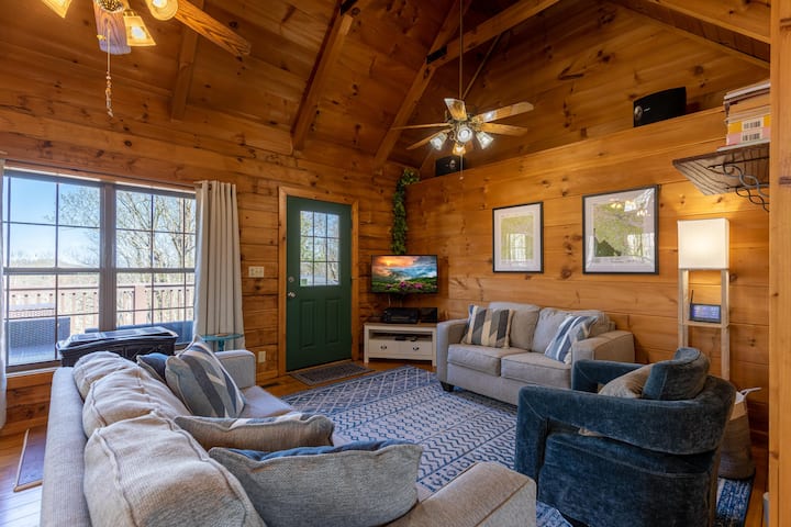 Log Cabin | Long Range Views | Fire Pit - Blowing Rock, NC
