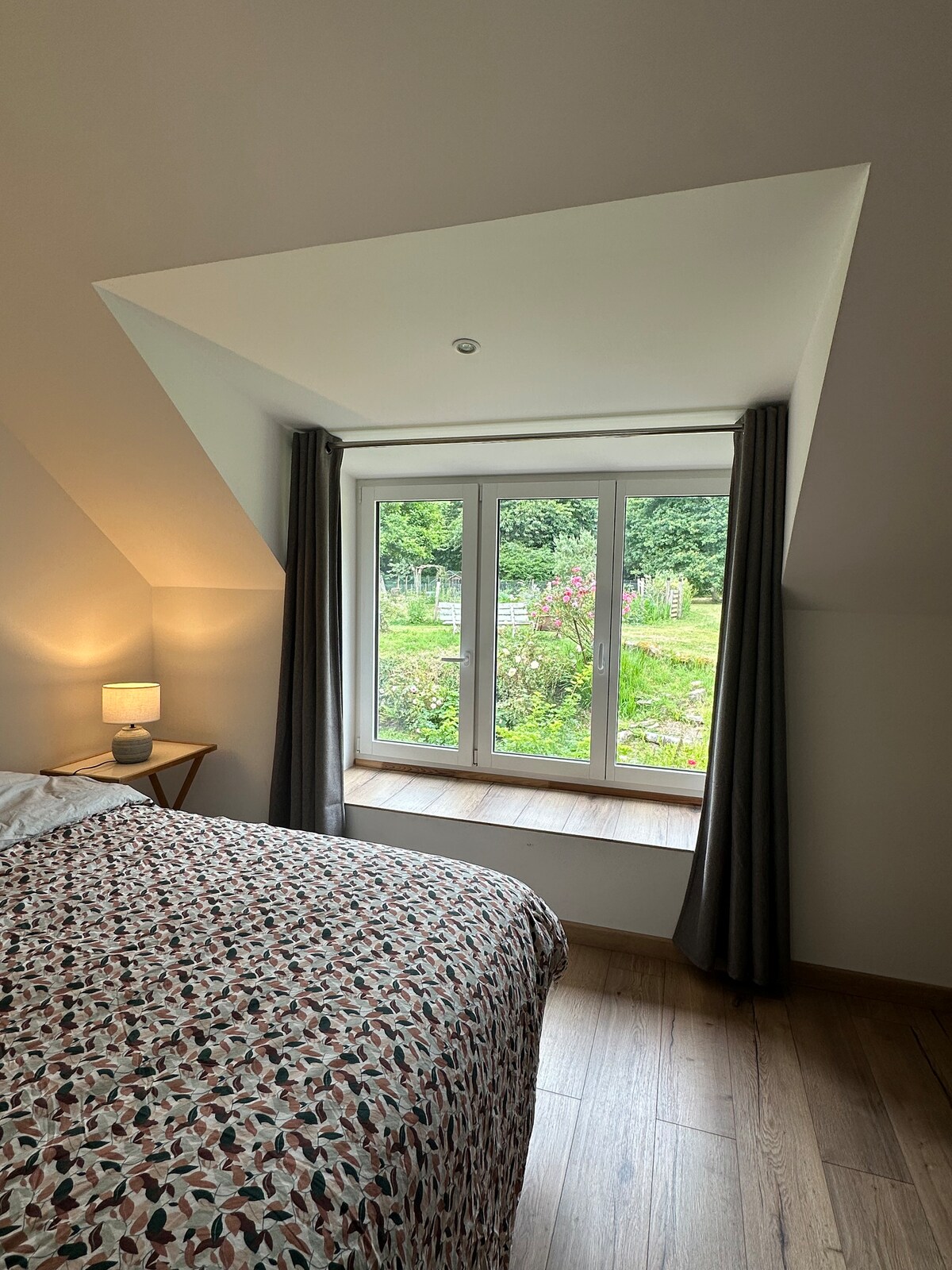 chambre 1 au 1er étage (lit king size 180 X 200)