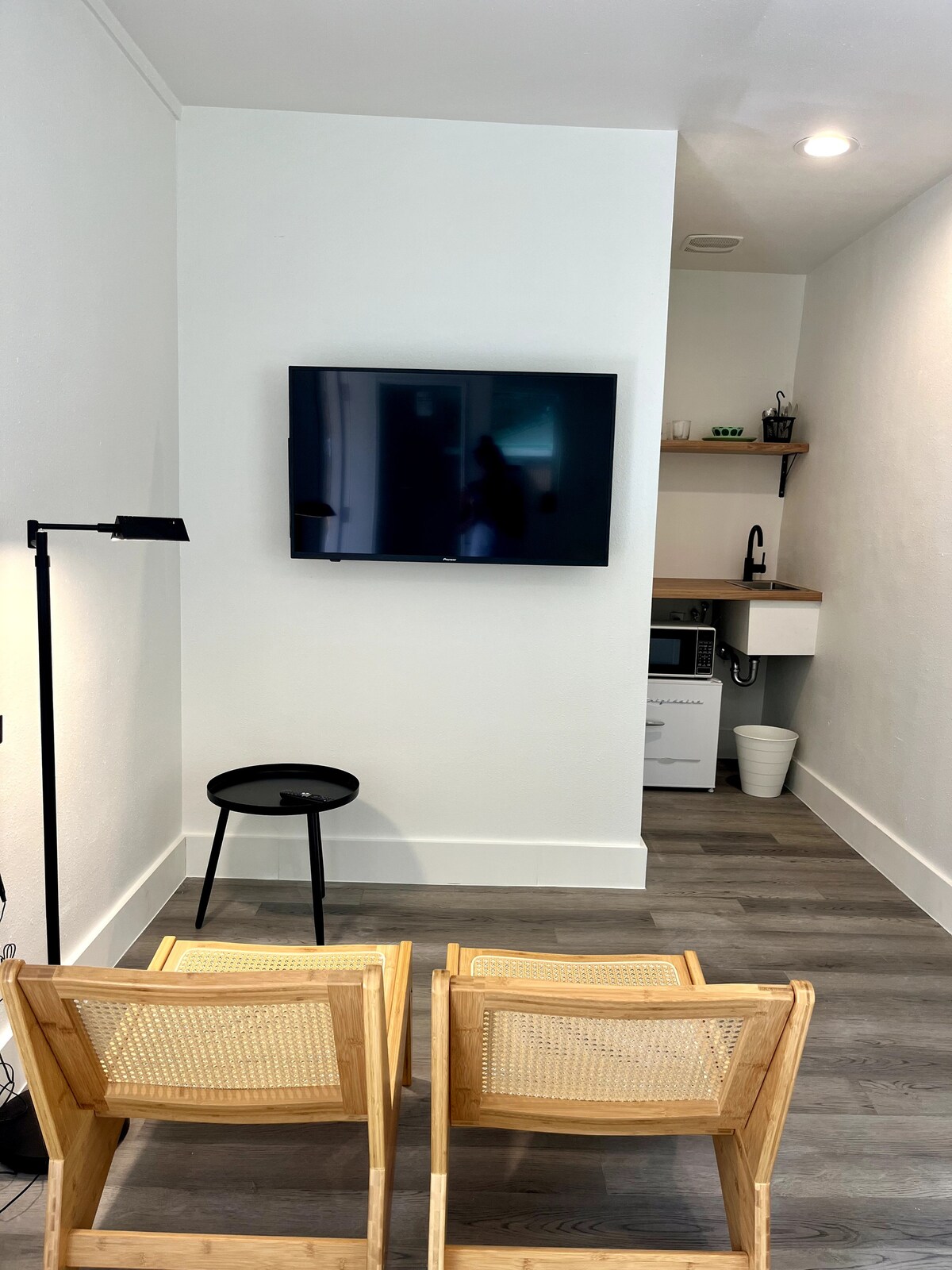 Cozy Clarksville Studio