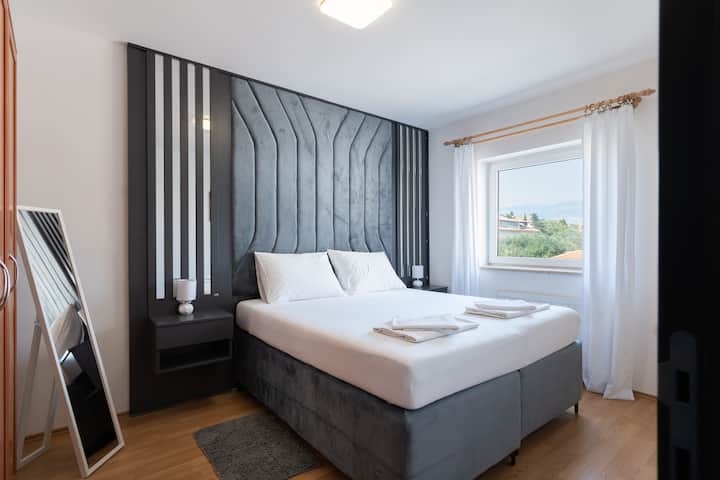 Villa Royal 2 With A Pool - Stara Novalja
