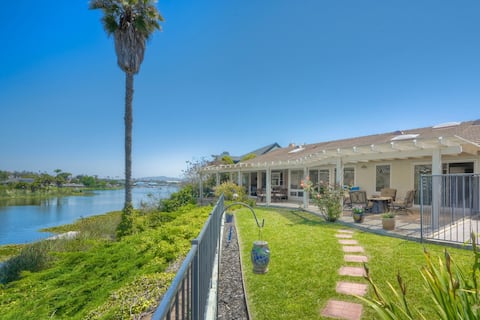 Tranquil Lakefront Retreat With Private Dock