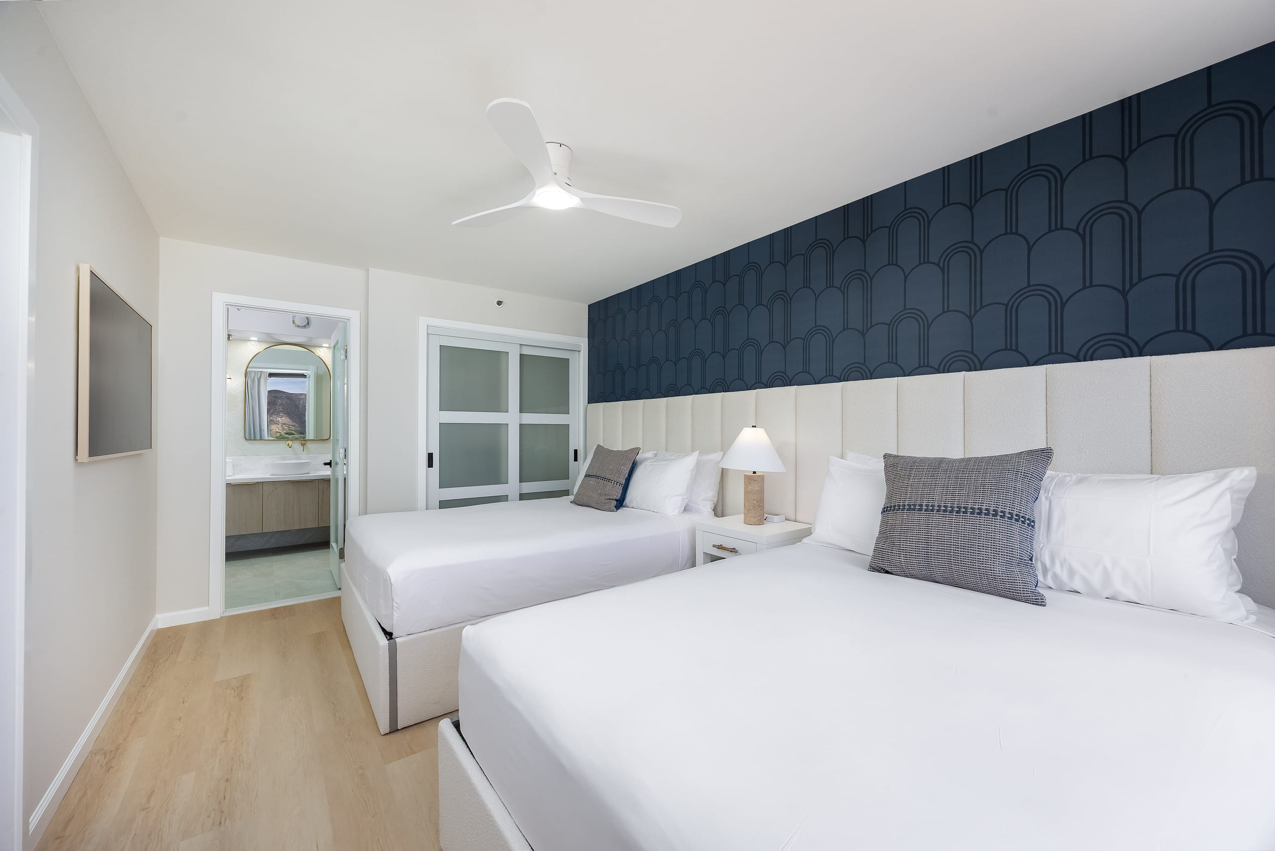 Waikiki condo w/ lanai, views & beach gear - Image 31