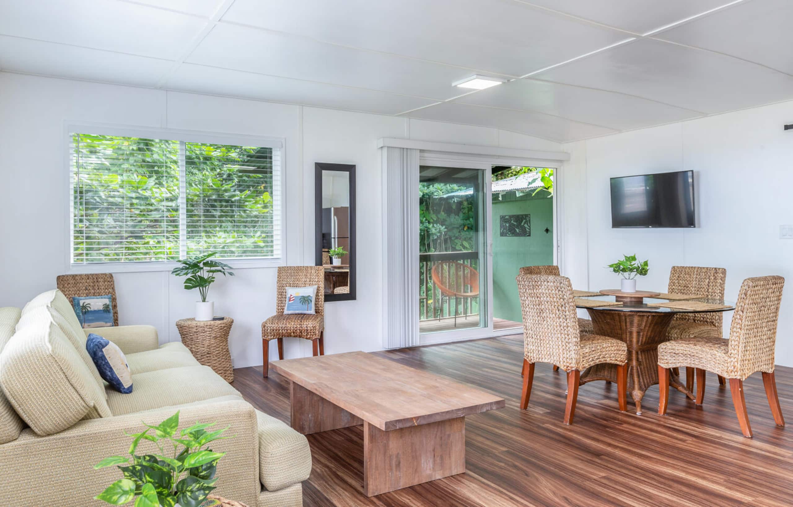 Home in Hilo · ★4.56 · 3 bedrooms · 6 beds · 1.5 private baths - Image 20