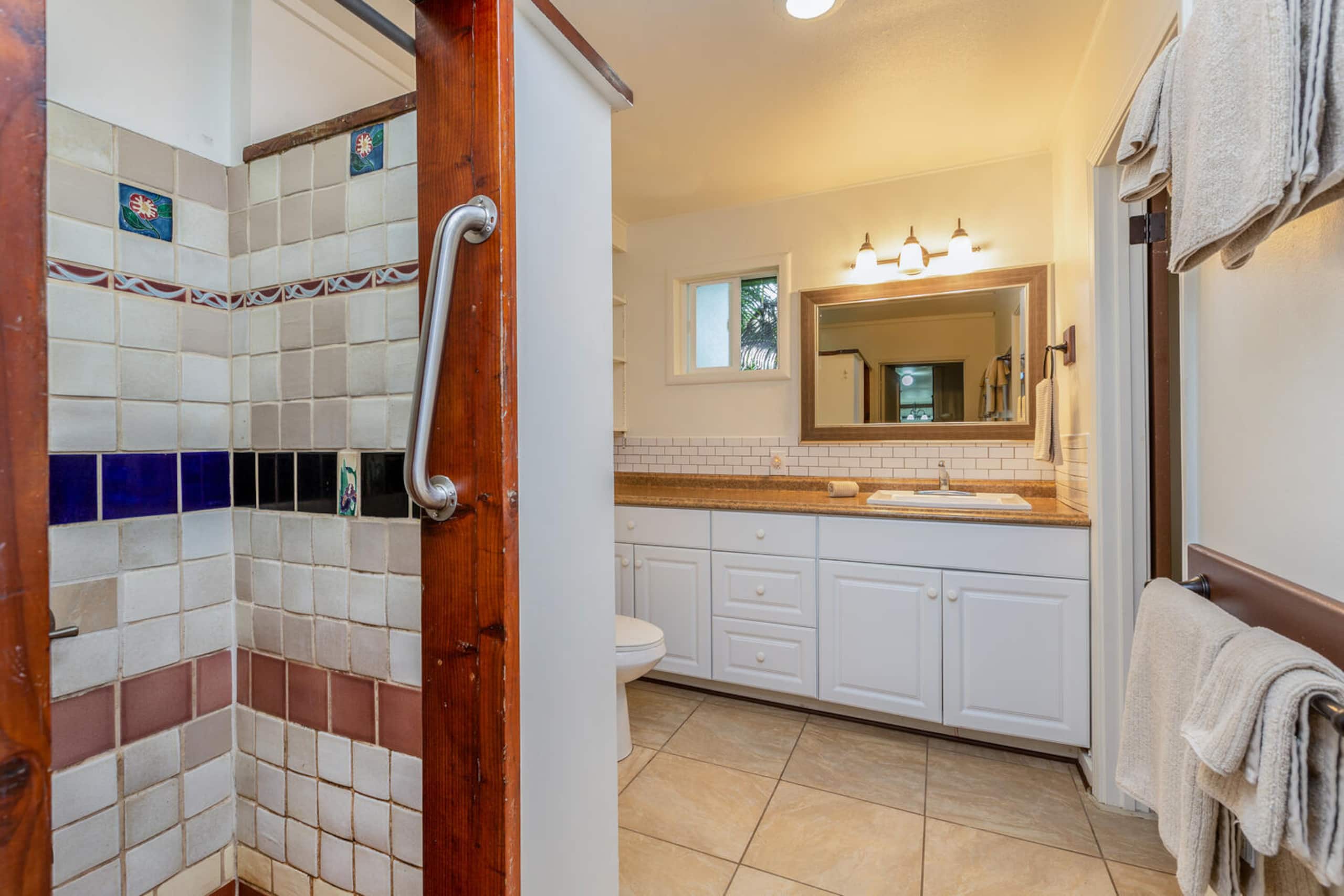Home in Hilo · ★4.56 · 3 bedrooms · 6 beds · 1.5 private baths - Image 12