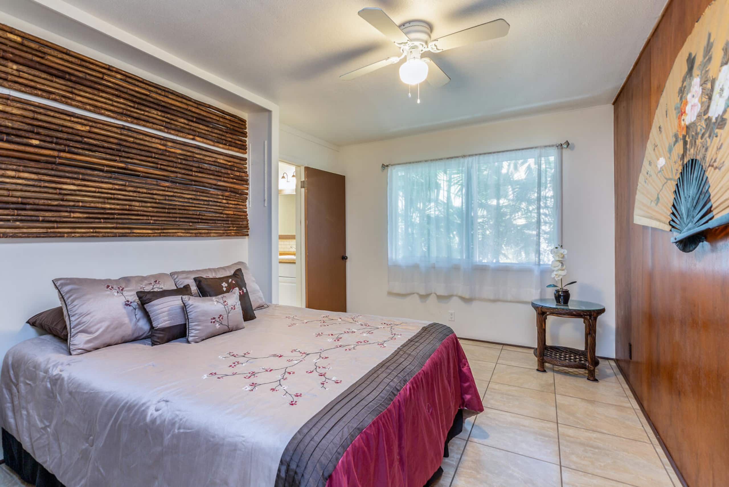 Home in Hilo · ★4.56 · 3 bedrooms · 6 beds · 1.5 private baths - Image 9
