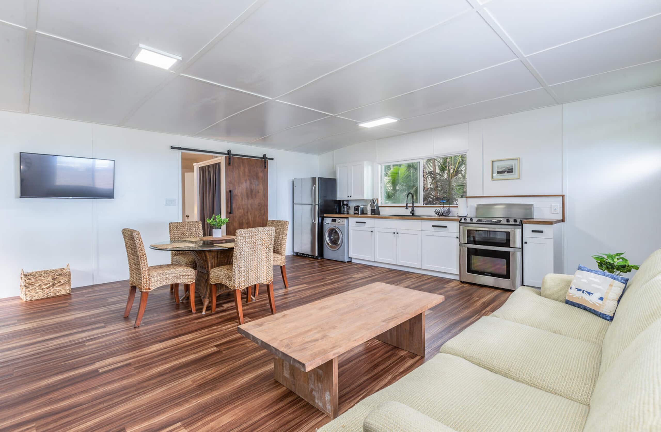 Home in Hilo · ★4.56 · 3 bedrooms · 6 beds · 1.5 private baths - Image 21