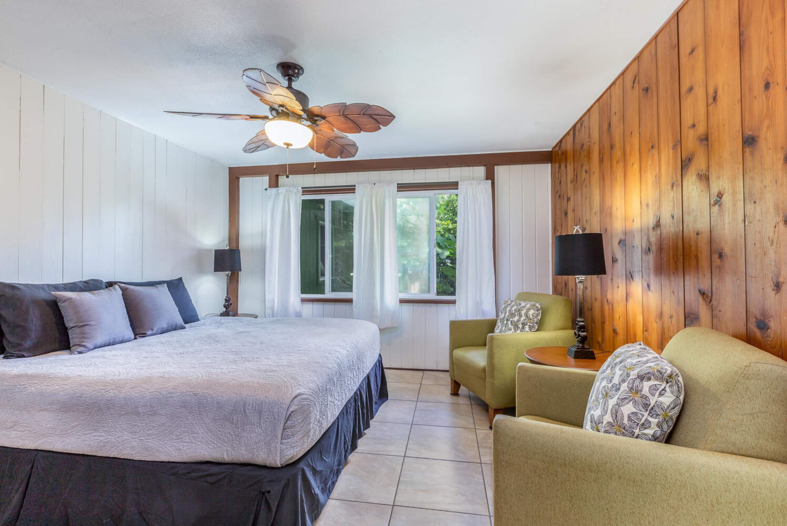 Home in Hilo · ★4.56 · 3 bedrooms · 6 beds · 1.5 private baths - Image 8