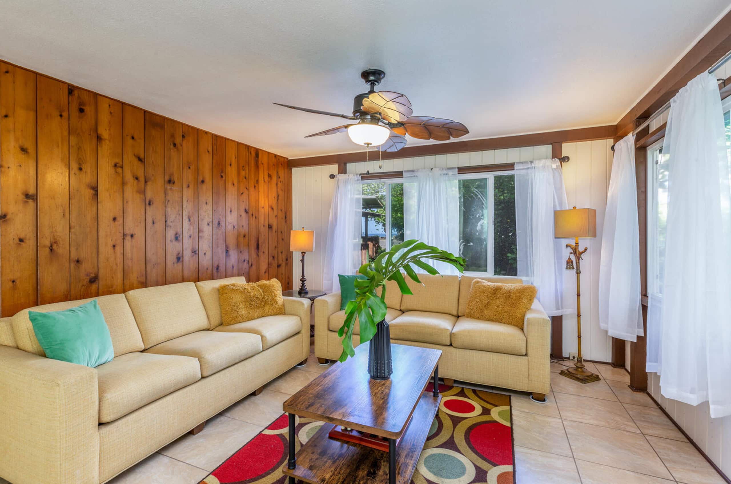 Home in Hilo · ★4.56 · 3 bedrooms · 6 beds · 1.5 private baths - Image 5