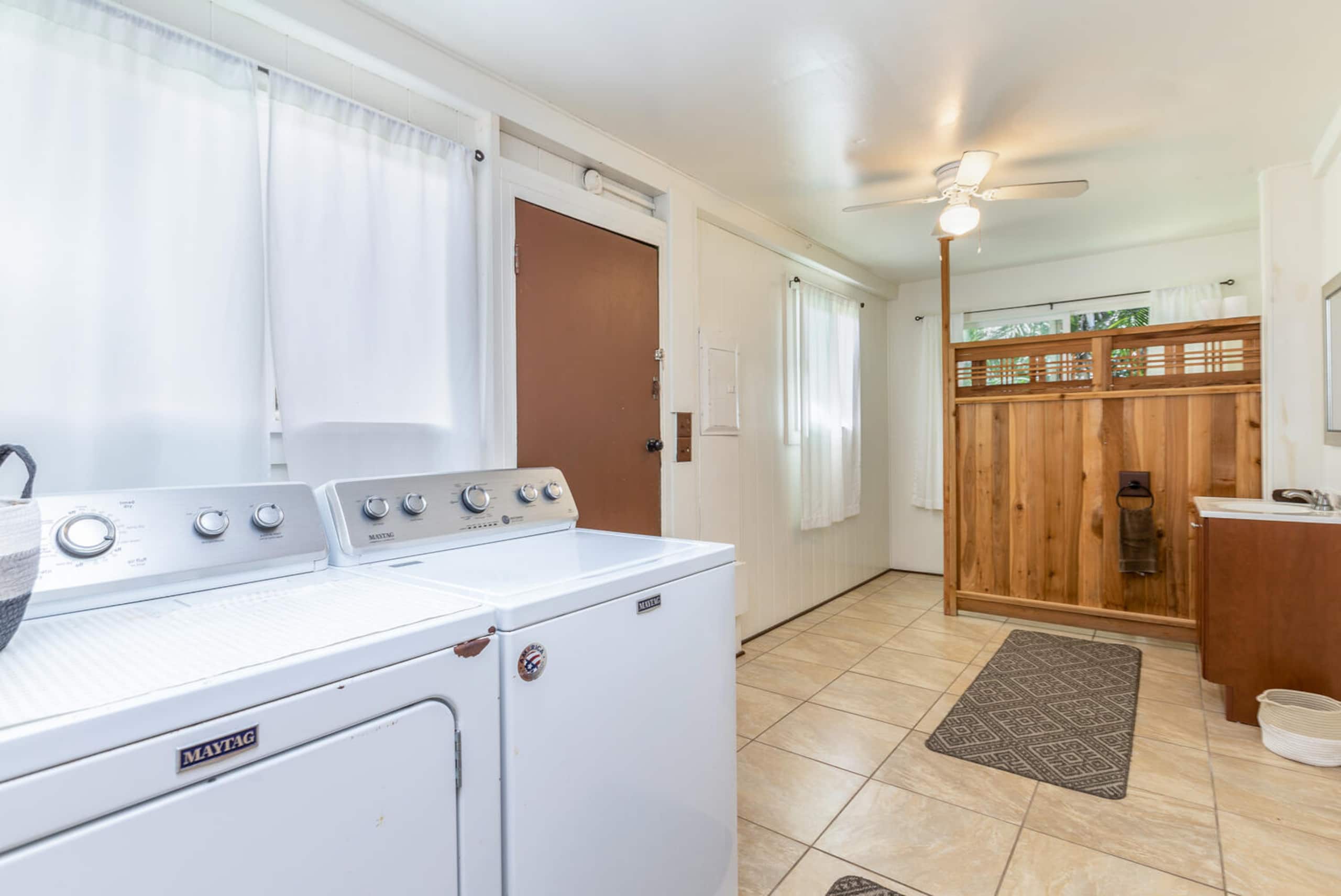 Home in Hilo · ★4.56 · 3 bedrooms · 6 beds · 1.5 private baths - Image 13