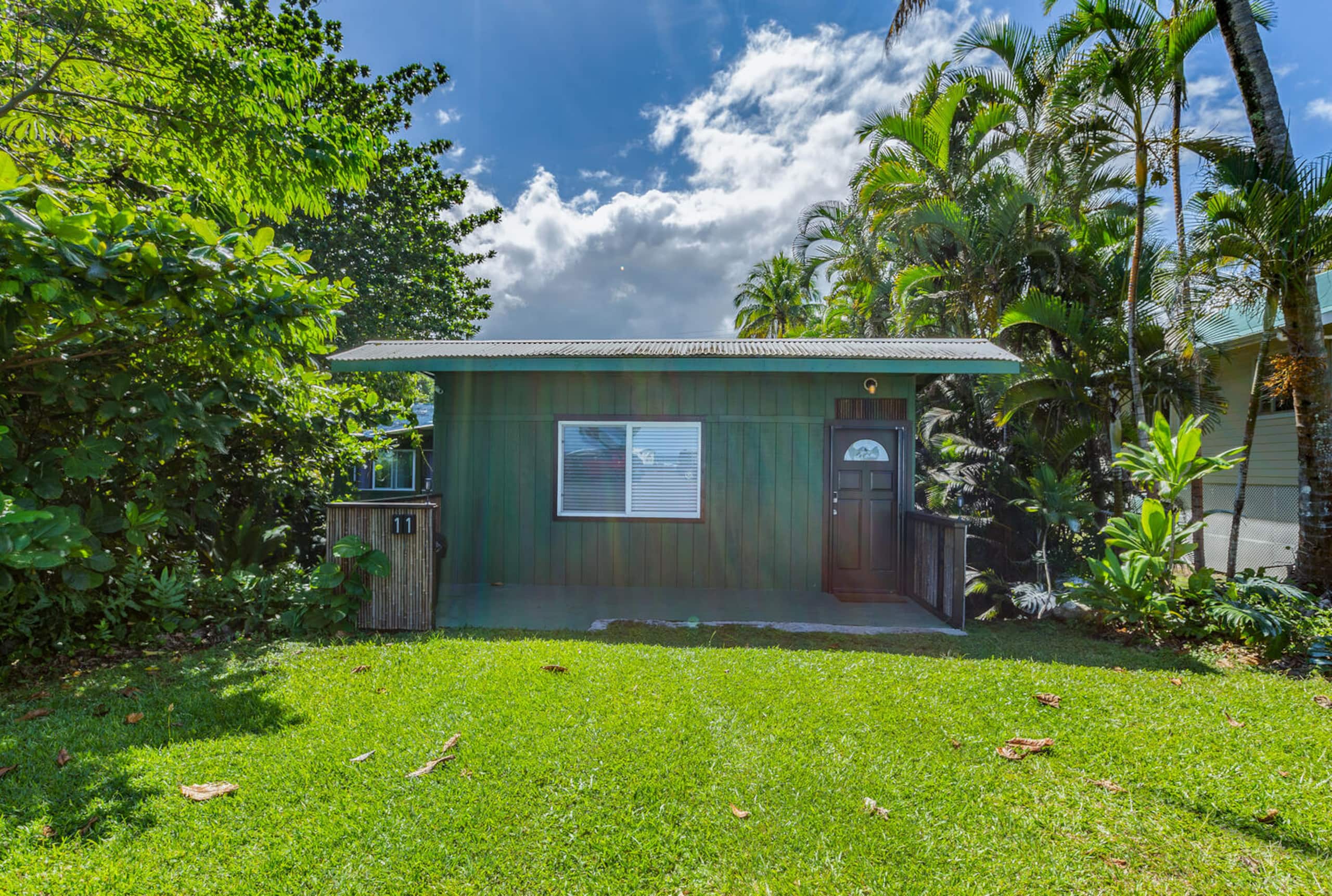 Home in Hilo · ★4.56 · 3 bedrooms · 6 beds · 1.5 private baths - Image 28