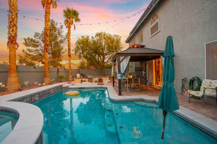 Endless Fun at Lux Stay: Pool, Hot Tub & More!