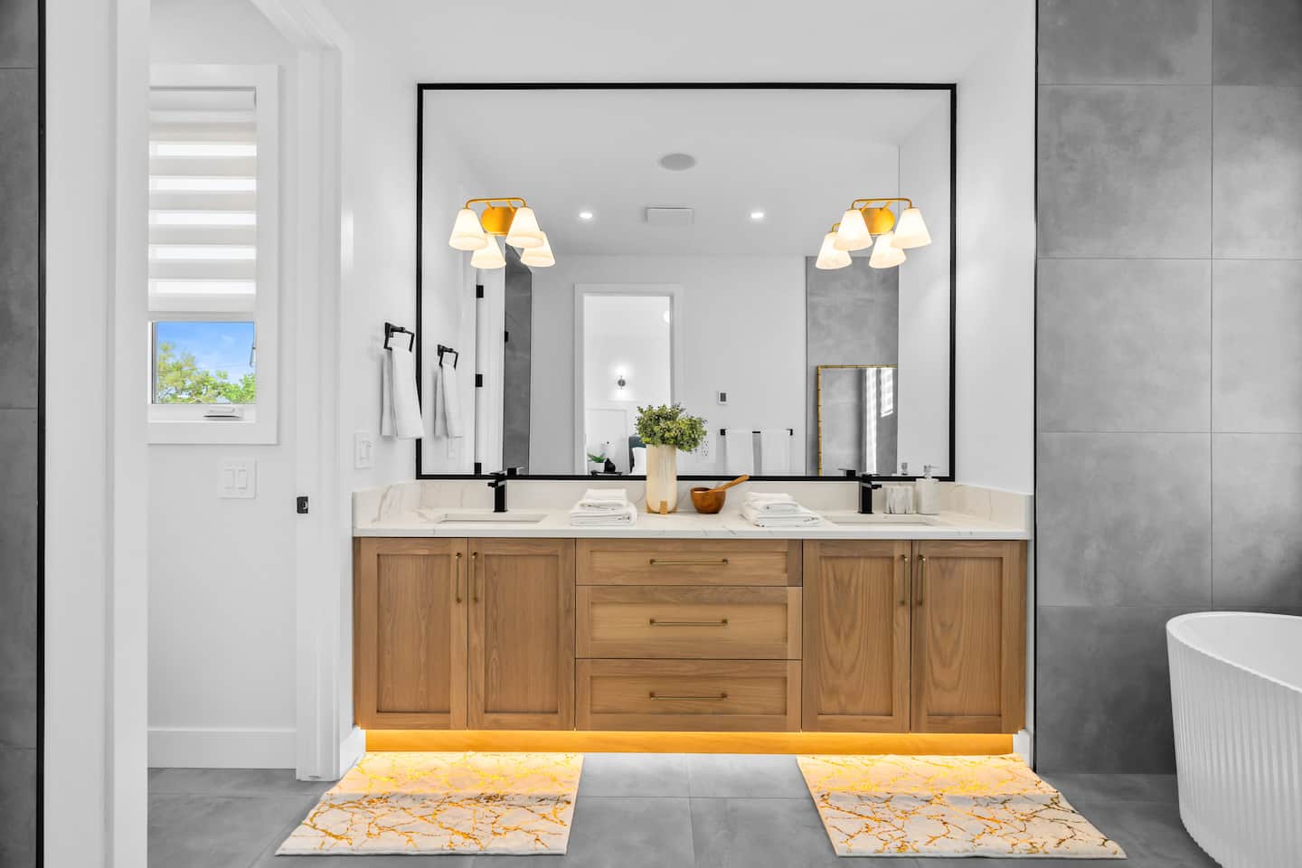 Suite bath view 2
