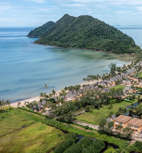 Siam Royal View Beachfront 4-Bedroom Villa by PSR