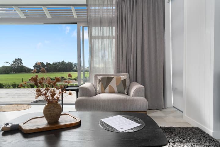White Rock Retreat-whare Iti - Martinborough