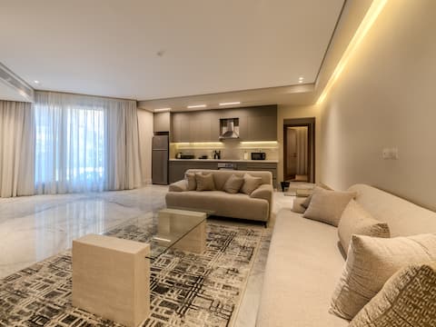 The Cozy Retreat • Elegant & Central 2BR