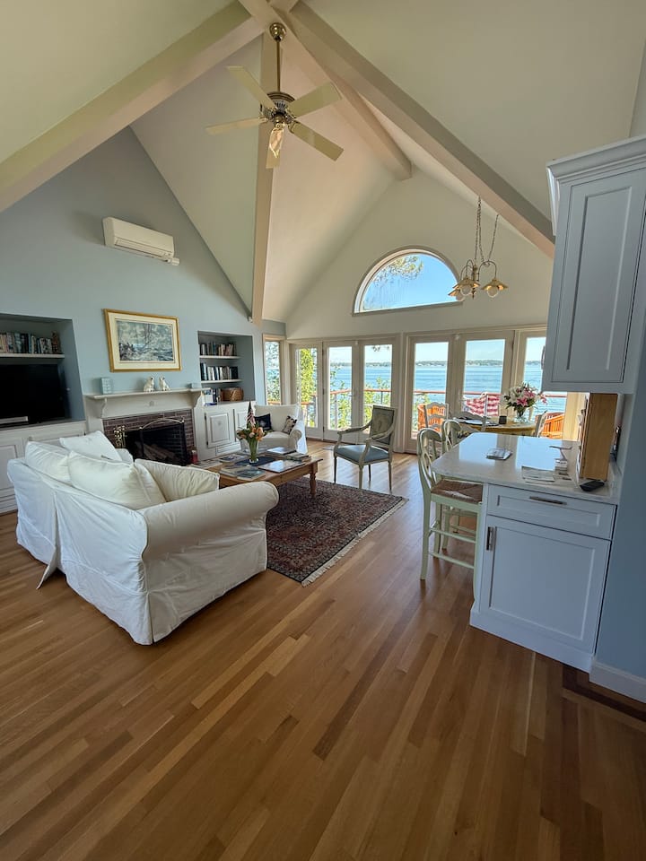 Anchorage Cottage - Salem, MA