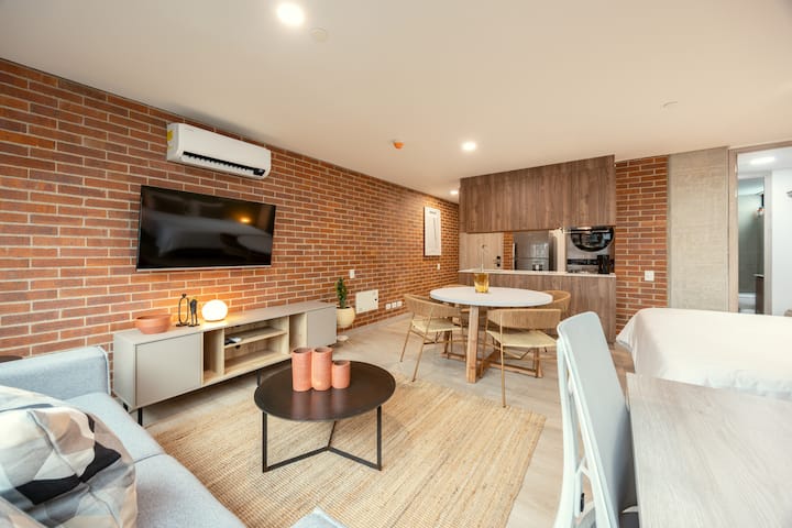 3 Modern Lofts W/ Stunning Views & A/c In Laureles - Medellín
