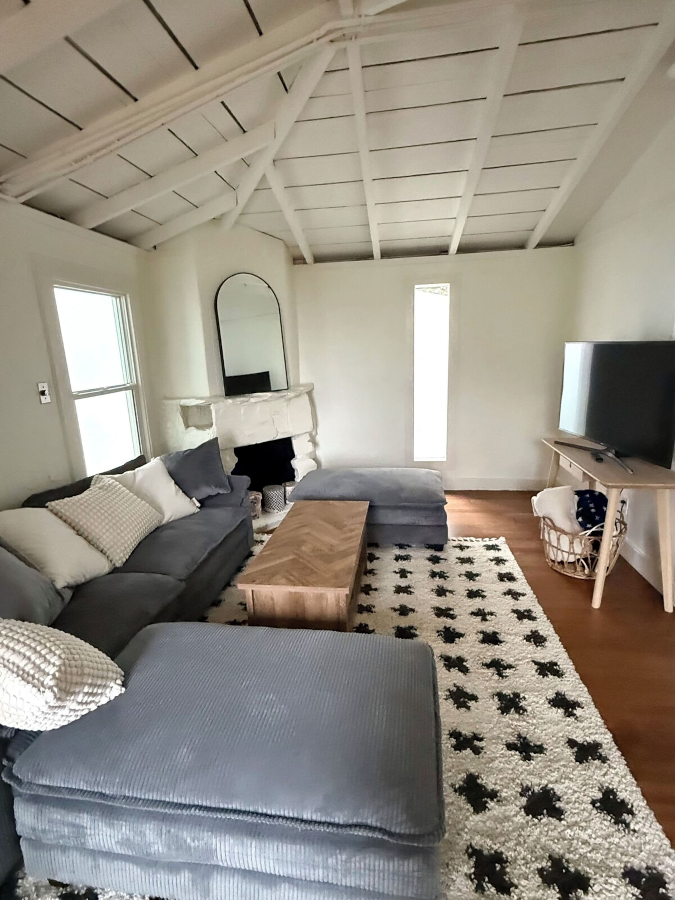 Home in San Francisco · ★5.0 · 1 bedroom · 2 beds · 2 baths - Image 2