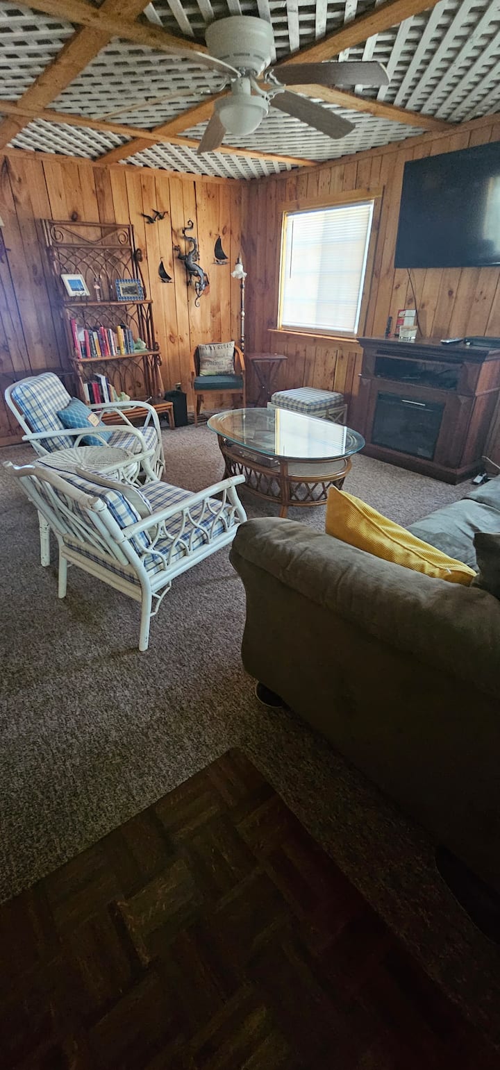 Our Parkview Cottage - Ludington, MI