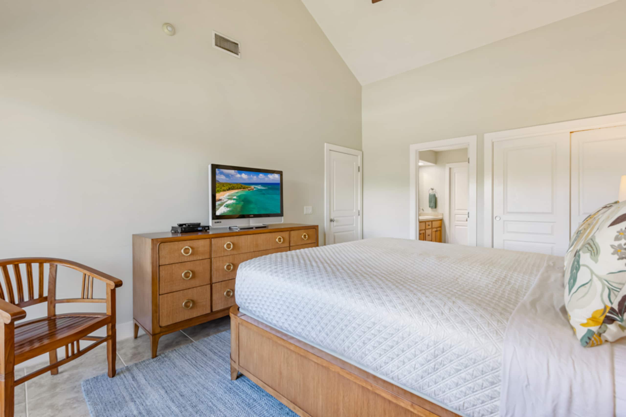 Luxury Condo In Poipu Beach - Image 25