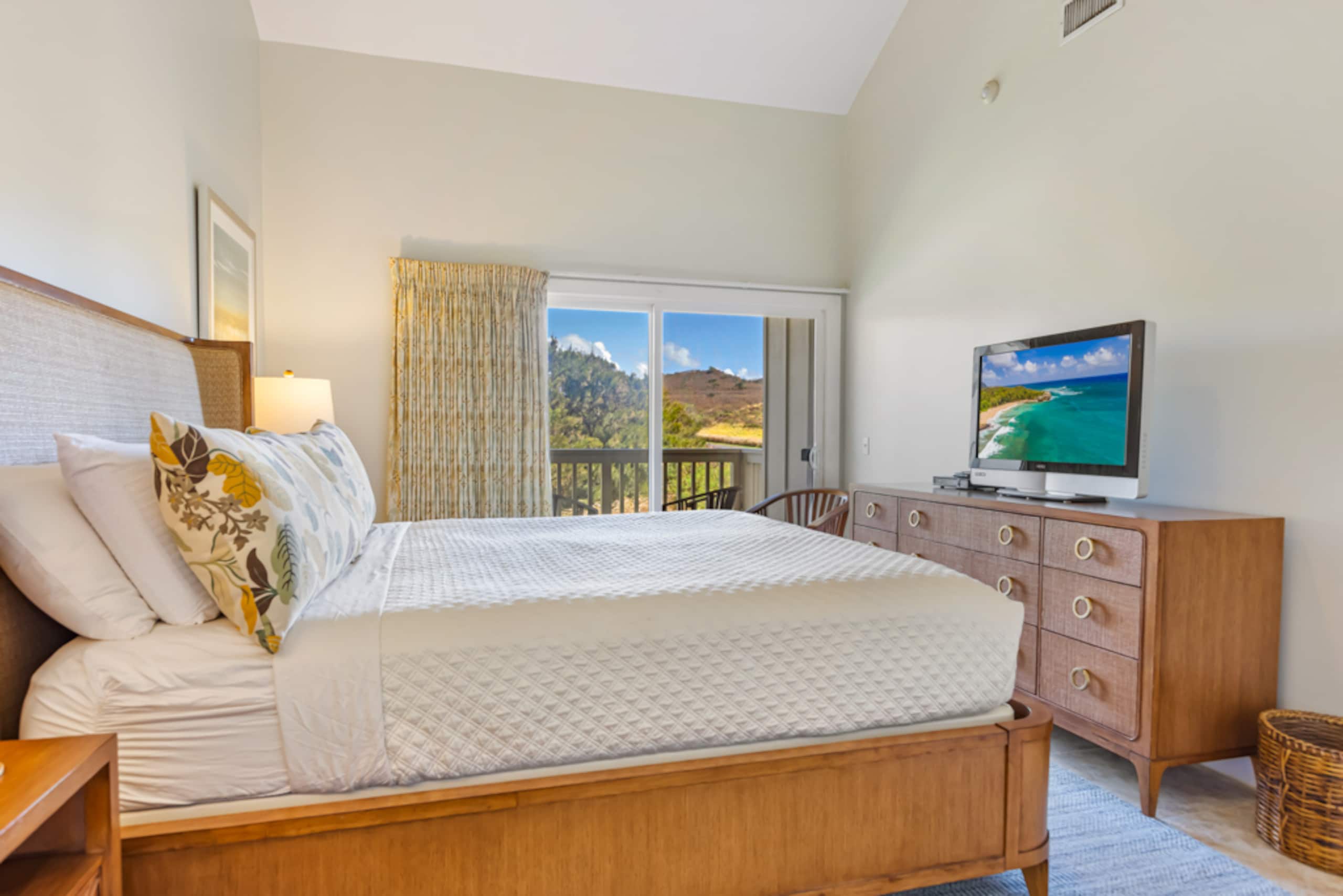 Luxury Condo In Poipu Beach - Image 9
