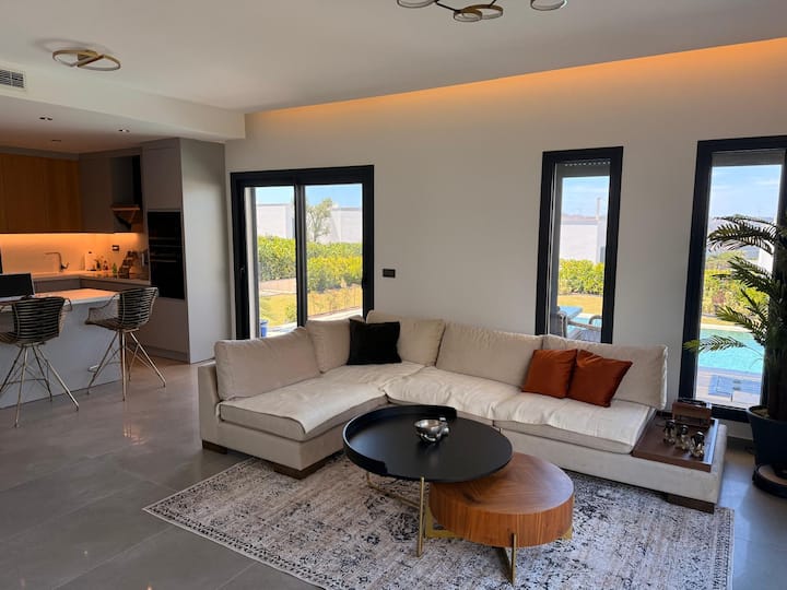 Villa Mit Pool & Meeresbrise - Ortakentyahşi