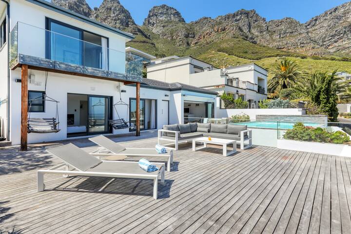 Ty Gwyn Camps Bay – Luxury Villa with pool & views gallery image 2