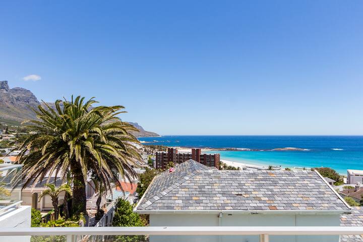 Summer Place Camps Bay – Newly Renovated Townhouse gallery image 2
