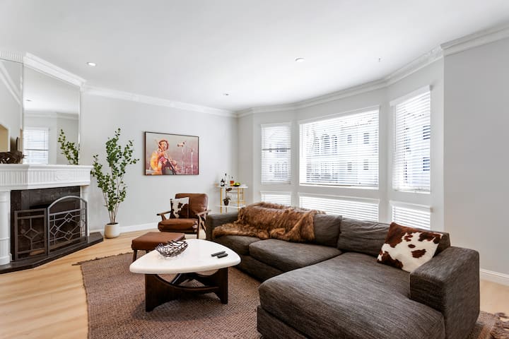 Marina | 2BR/2BA Full-Floor Flat