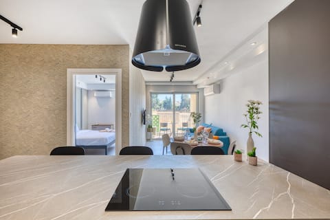 Classic 1 Bedroom Central St. Julian’s Sleeps 4!