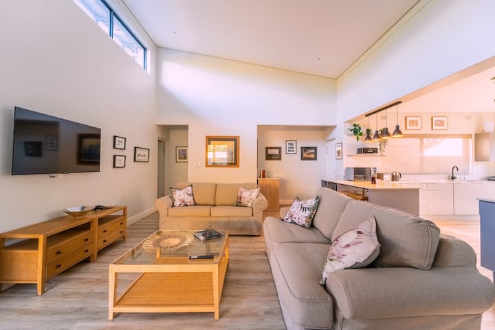 Cozy 2br Retreat Near Vic Falls - Victoria Falls