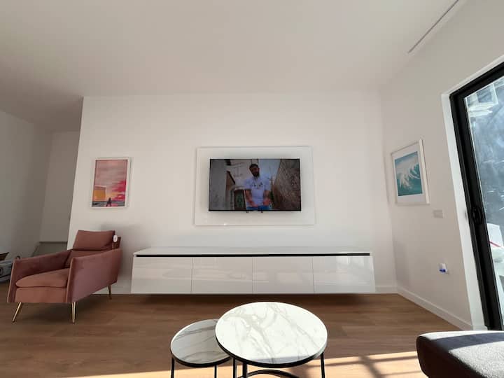 Sunrise Luxury Beach Apartment - Golem