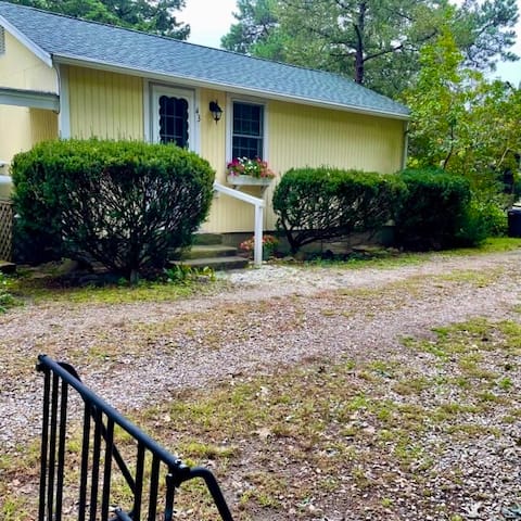 Popular Airbnb listing: Daffodil Cottages #43 in Brewster