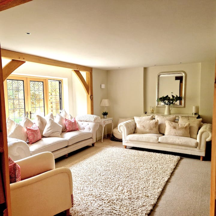 Boutique Market Town Home With Orchard Garden - Farnham