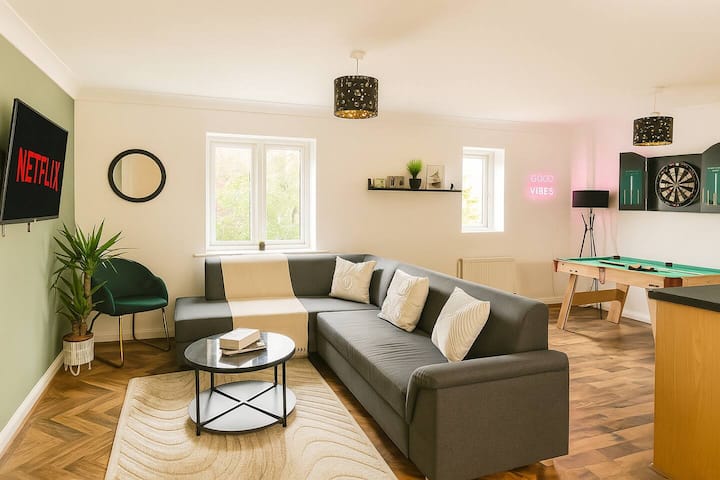 Spacious 2br Family Home In Timperley | Sleeps 6 - Altrincham
