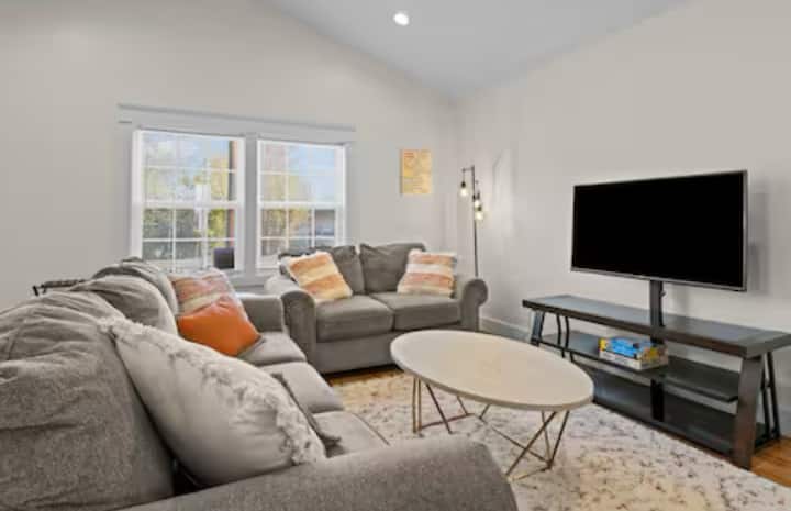Stylish Downtown Durham Home - Durham, NC