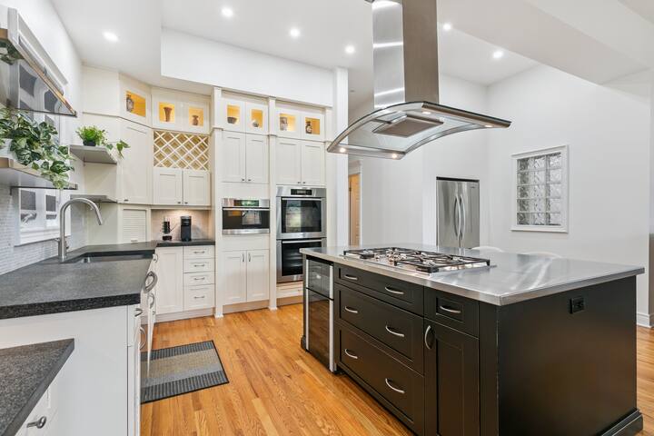 Modern 4-Bed 4Bath Home |Parking |Crib |Gym |Games gallery image 5