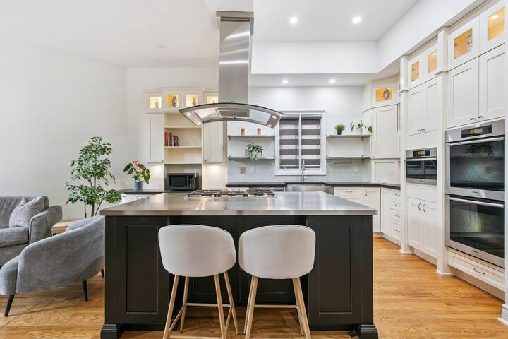 Modern 4-Bed 4Bath Home |Parking |Crib |Gym |Games gallery image 3