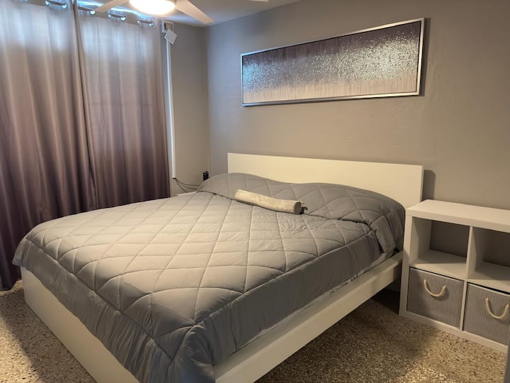 בחדר יש מיזוג אוויר לנוחיותכם. 