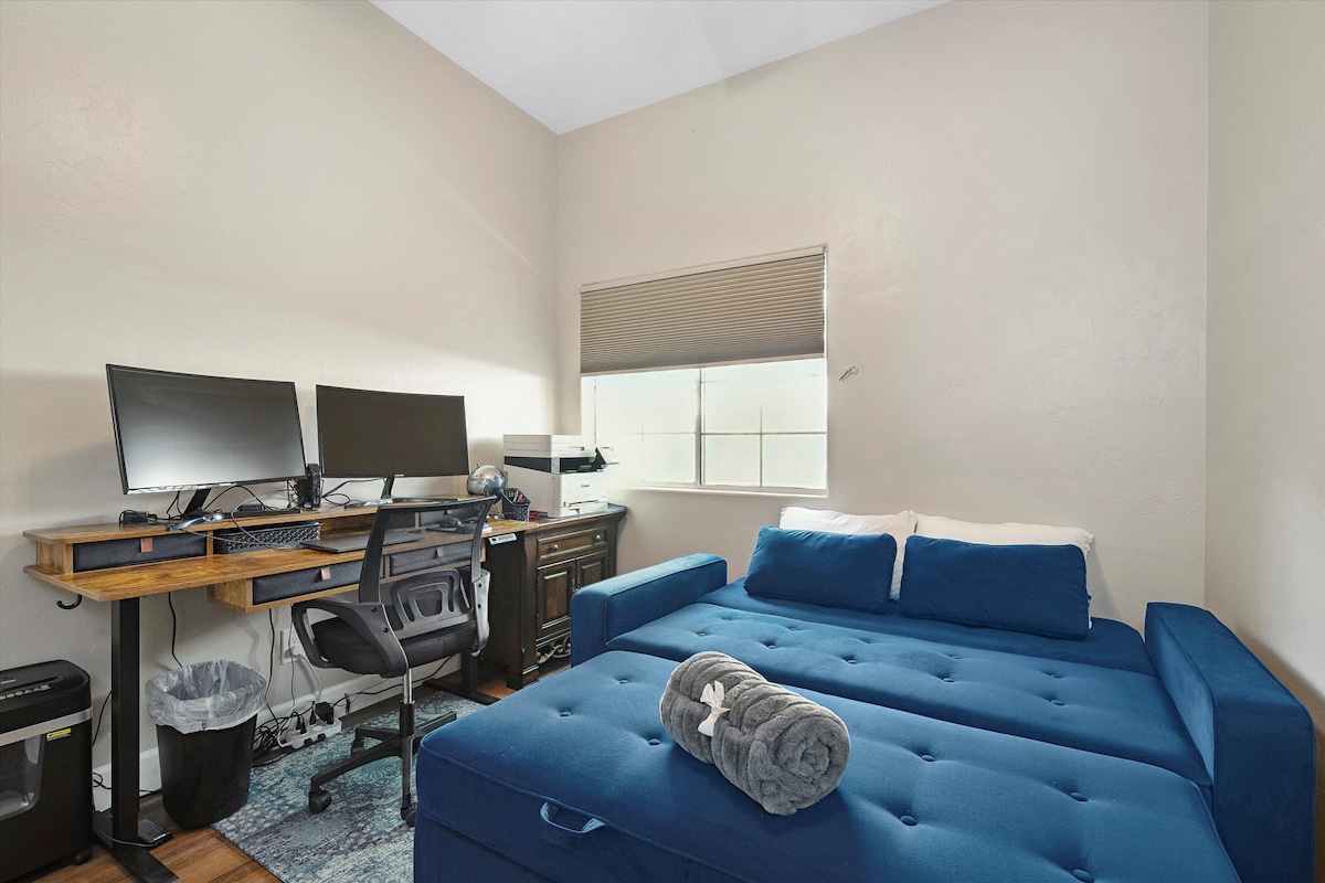 Kauč = bračni krevet na razvlačenje