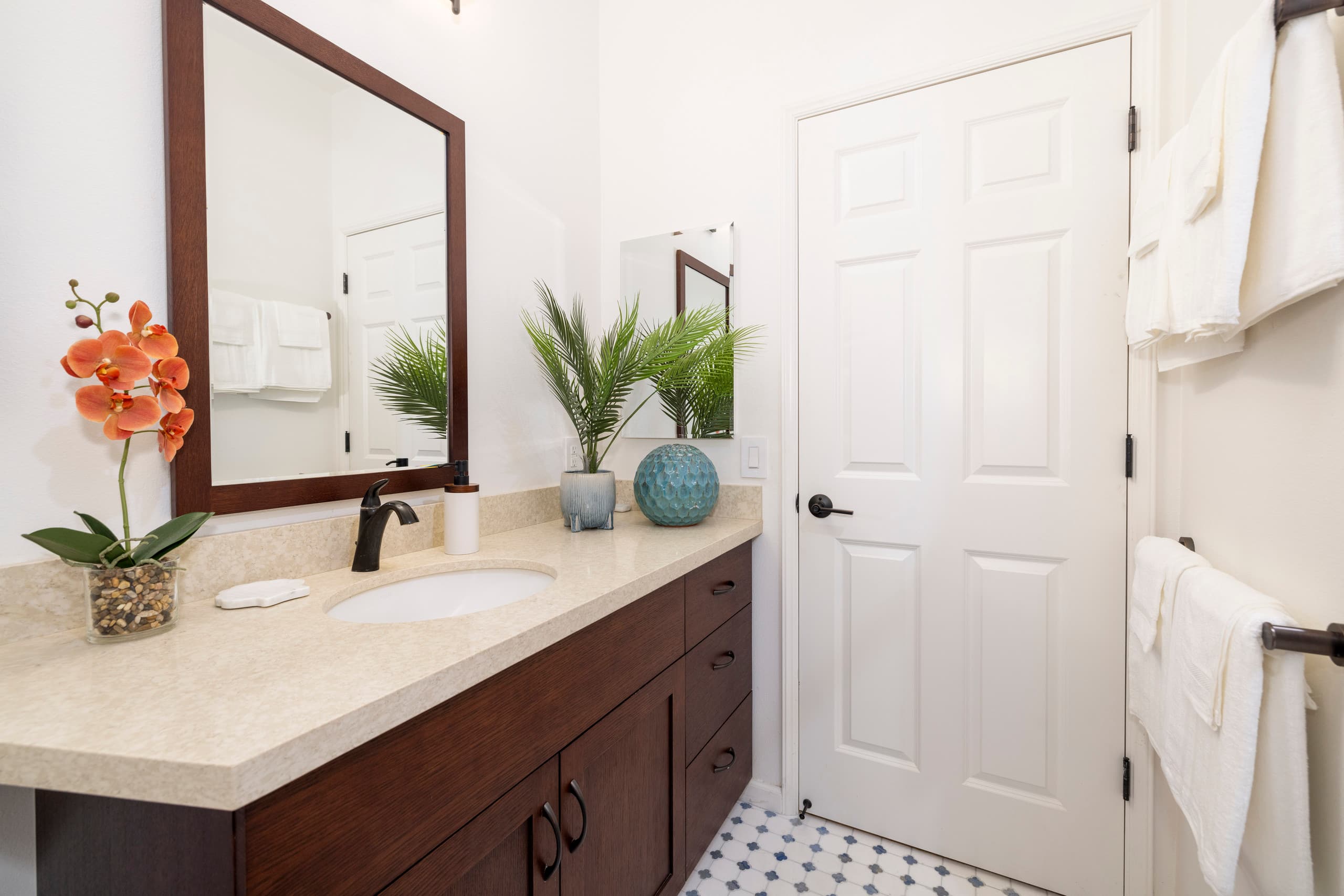Home in Waianae · ★5.0 · 7 bedrooms · 12 beds · 5.5 private baths - Image 18