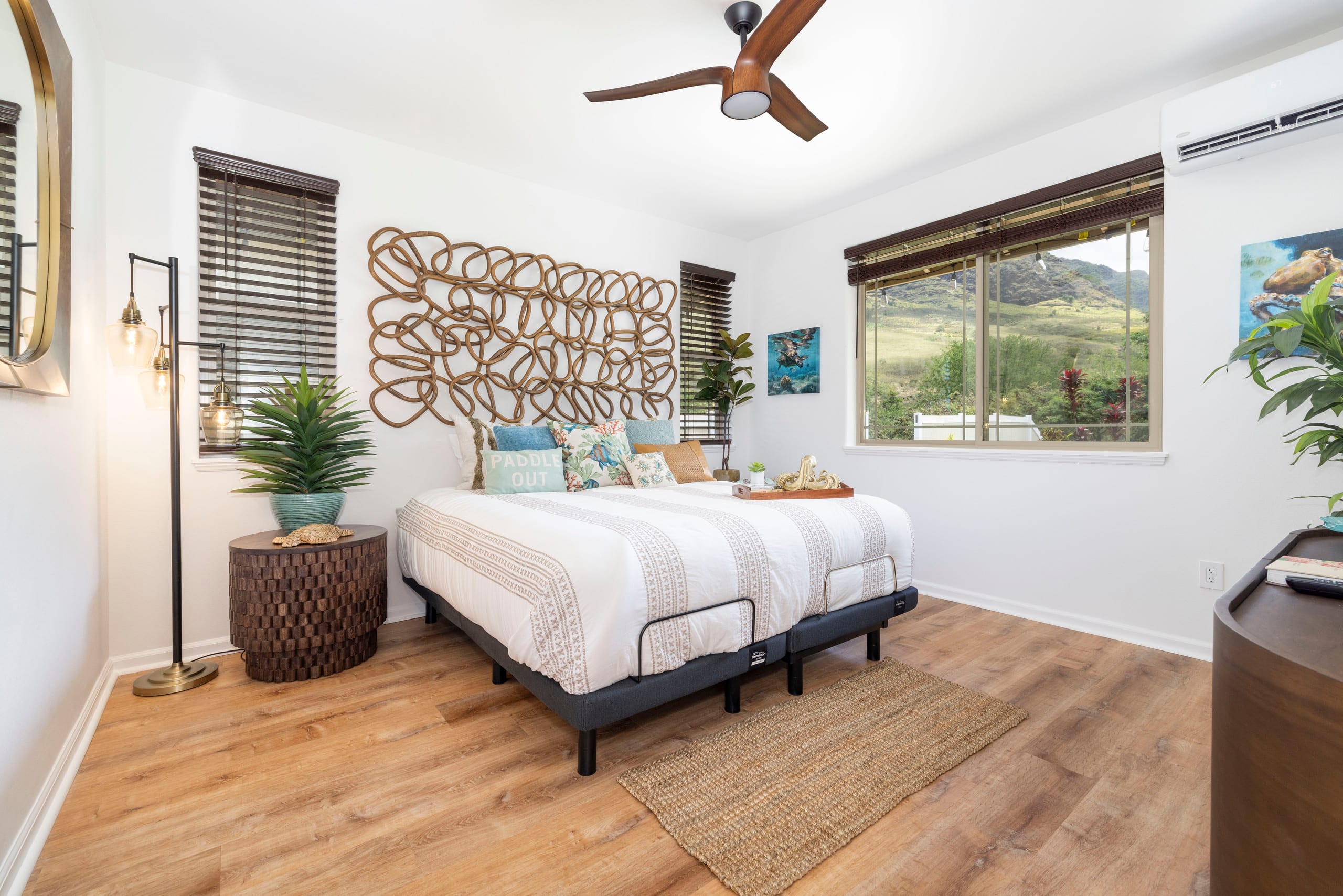 Home in Waianae · ★5.0 · 7 bedrooms · 12 beds · 5.5 private baths - Image 3