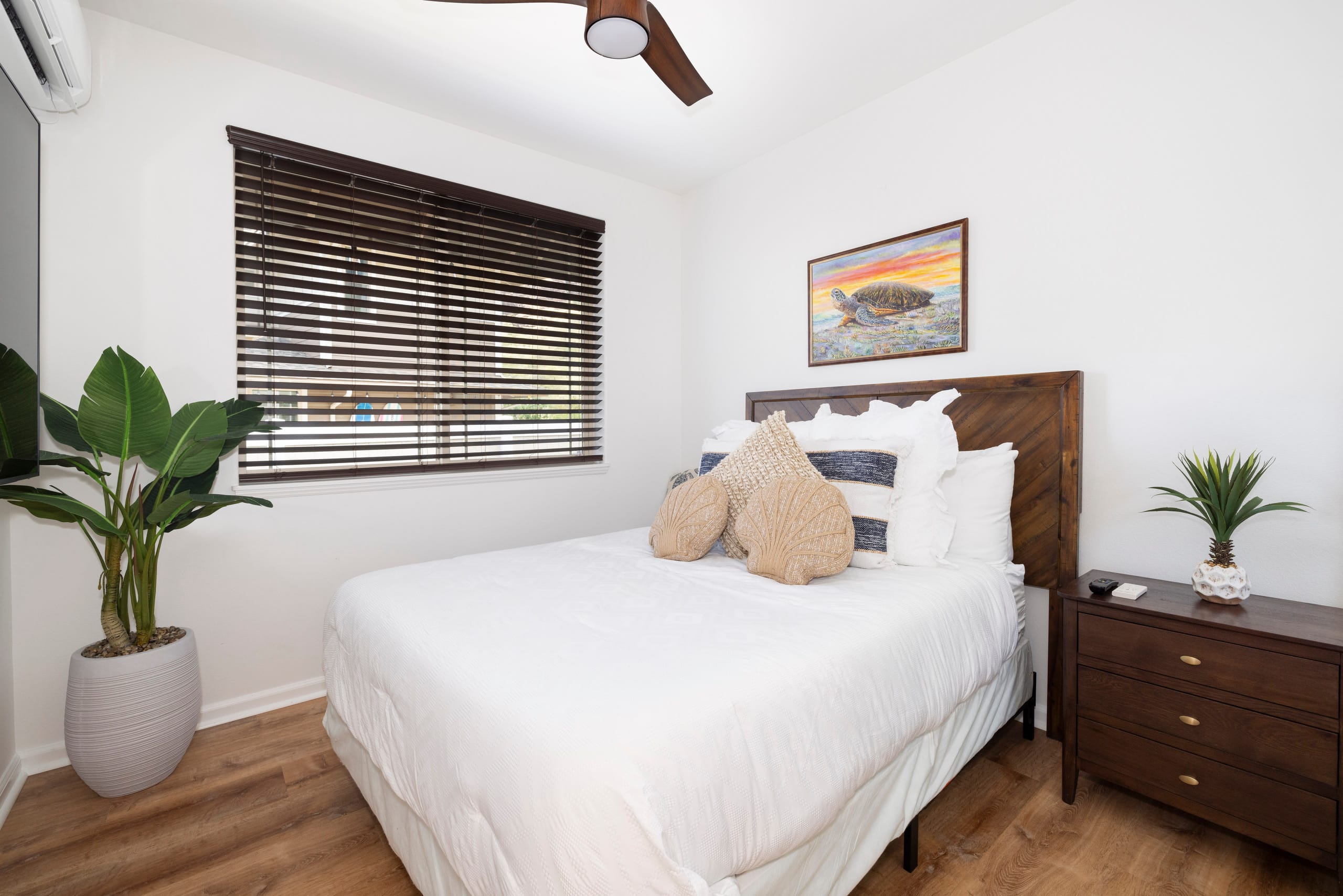 Home in Waianae · ★5.0 · 7 bedrooms · 12 beds · 5.5 private baths - Image 13