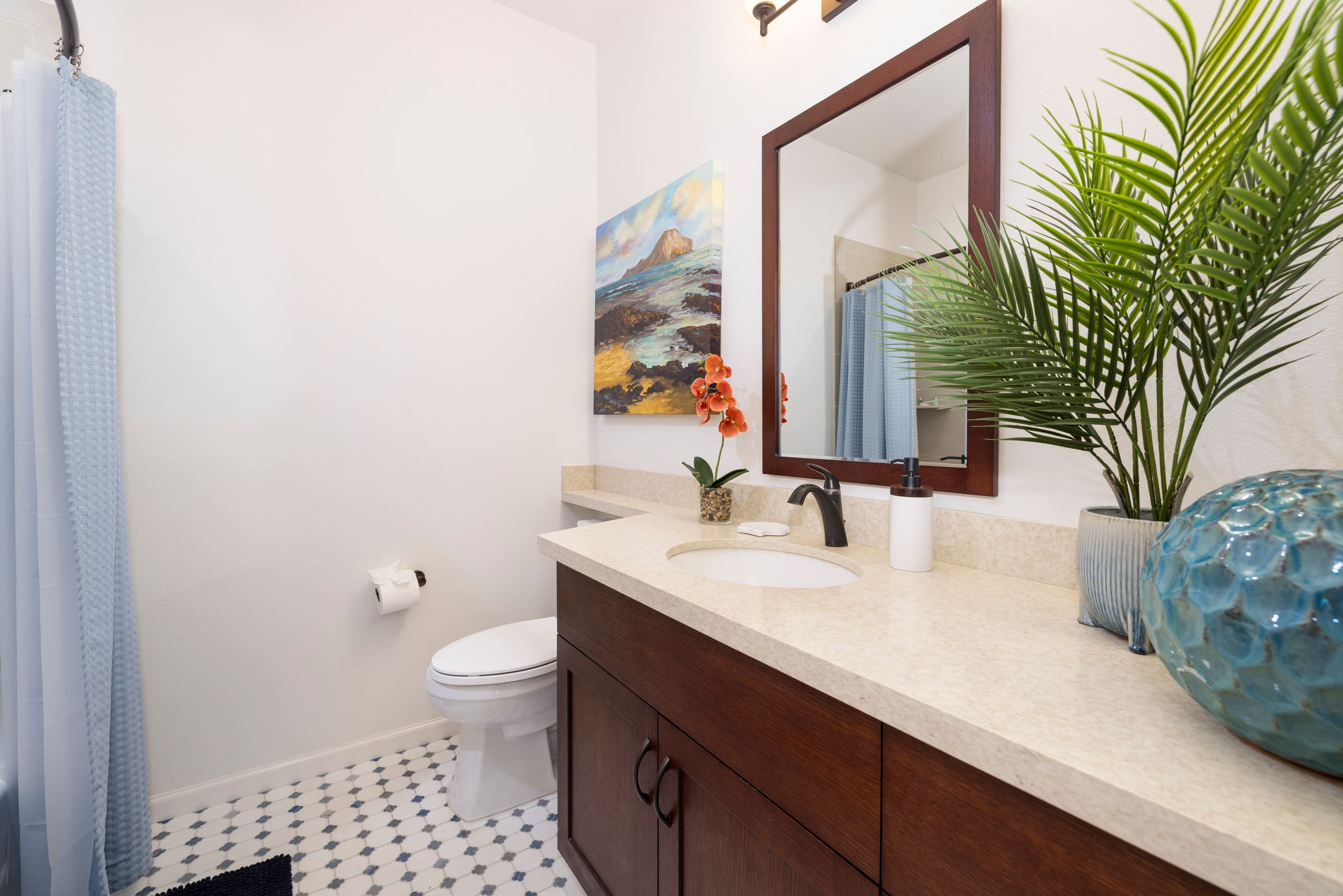 Home in Waianae · ★5.0 · 7 bedrooms · 12 beds · 5.5 private baths - Image 19