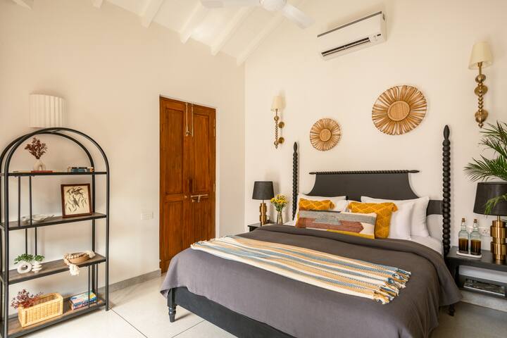 Bedroom 1 image 2