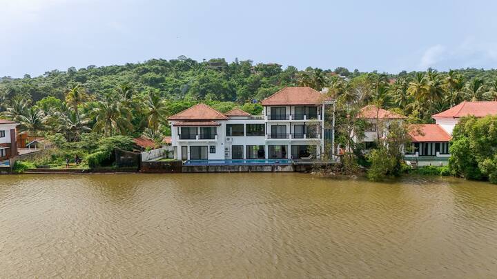 ELIVAAS privé Villa Fleuve · Villa By the River W/ Infinity Pool, Lift & Bar