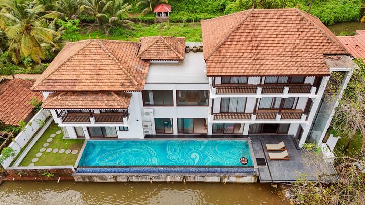 ELIVAAS privé Villa Fleuve · Villa By the River W/ Infinity Pool, Lift & Bar